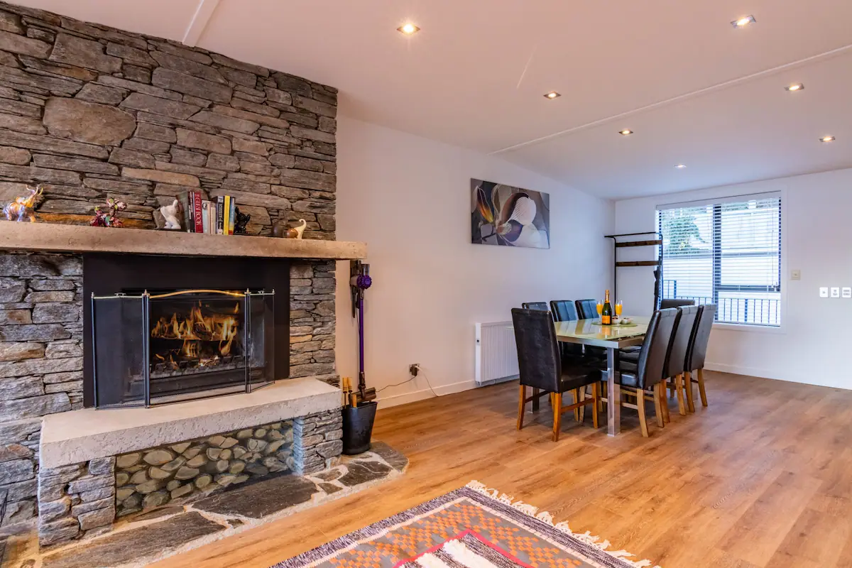 Central Executive Apartment Newly Listed! photo 9