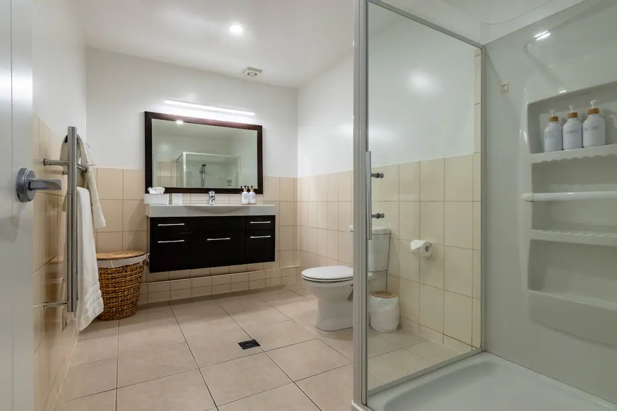 Central Executive Apartment Newly Listed! photo 18