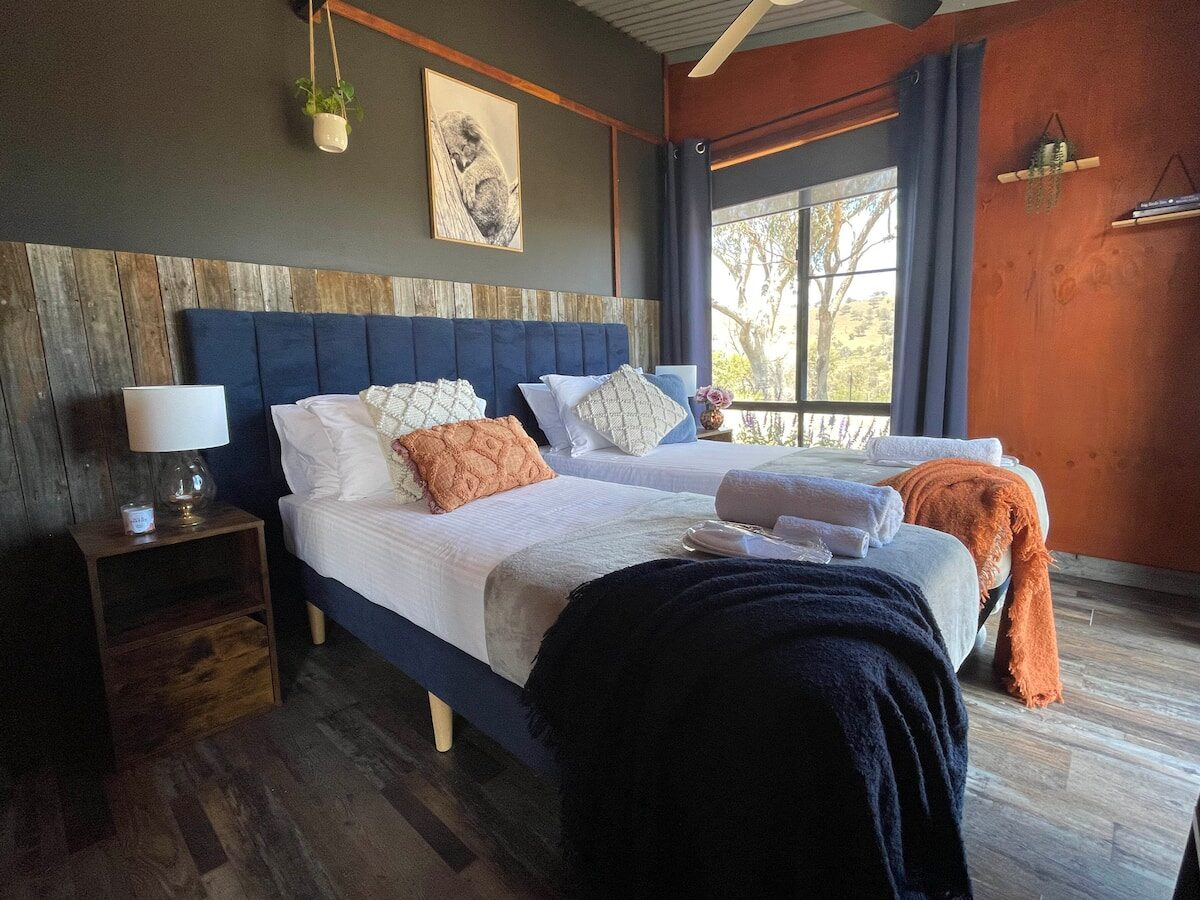 Sunstone – 2 Bed Cabin – Kundalini Lodge photo 12